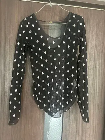 SWAN LAKE U-NECK TOP 스완 레이크 U넥 탑