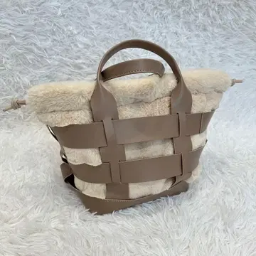 새상품급 COOCO 쿠코 에코 퍼와 인조 가죽의 뜨개질 토트백