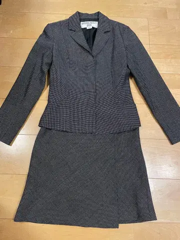 [ NATURAL BEAUTY BASIC ] 다크 그레이 수트