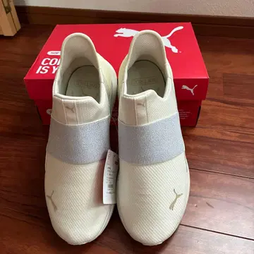 PUMA 소프트라이드 스니커즈 화이트