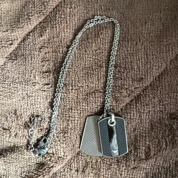 엠포리오 아르마니 도그택 목걸이