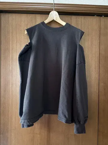 Nounless 차콜 맨투맨