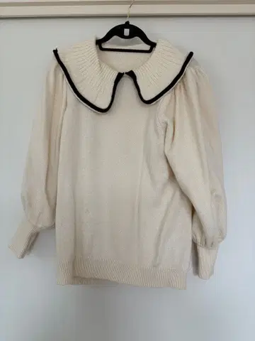 안미누 바이컬러 세일러 니트 아이보리