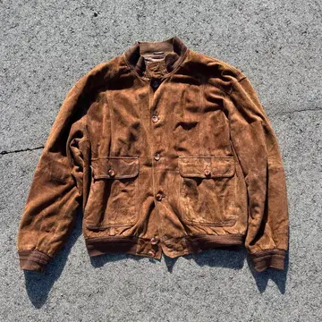 구제 의류 매장에서 구매한 브라운 스웨이드 자켓 버튼 포함