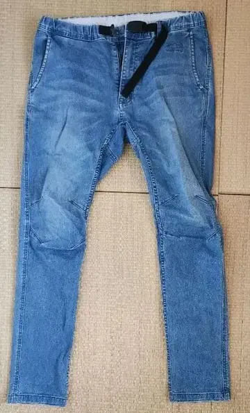 라이트 블루 슬림핏 데님 팬츠