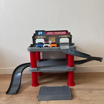 토미카 2WAY로 길~게 놀 수 있는 첫 토미카 주유소 세트