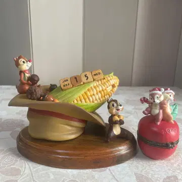 칩과 데일 날짜 표시 오브제 2002년제