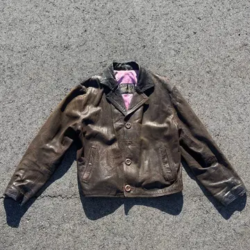 브라운 가죽 자켓 버튼 포함