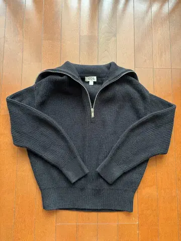 COS 하프 지퍼 니트 스웨터 XS