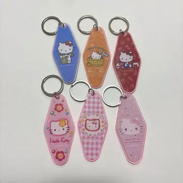 산리오 헬로키티 시크릿 모텔 키링 50th 기념일