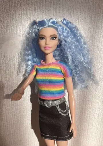 스카이블루 컬 헤어 바비 인형