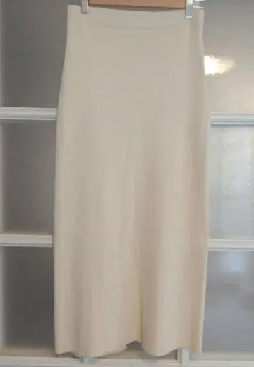 새상품급 보르지 리브 스커트