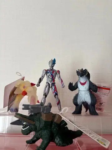 울트라맨 블레이저 울트라 괴수 시리즈 4체 세트