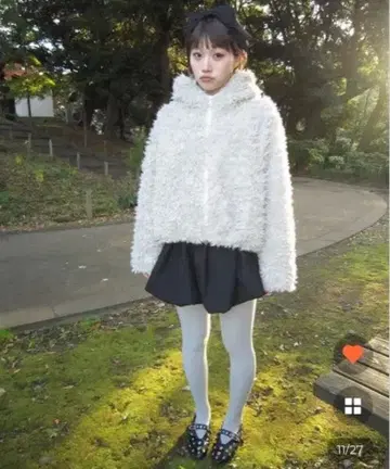 누구 하쿠 플레어 벌룬 미니 스커트