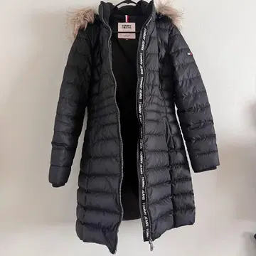 TOMMY JEANS 블랙 다운 자켓 후드 부착