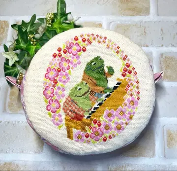 원형 파우치 크로스 스티치 핸드메이드