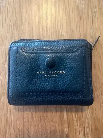 마크 제이콥스 네이비 접이식 지갑
