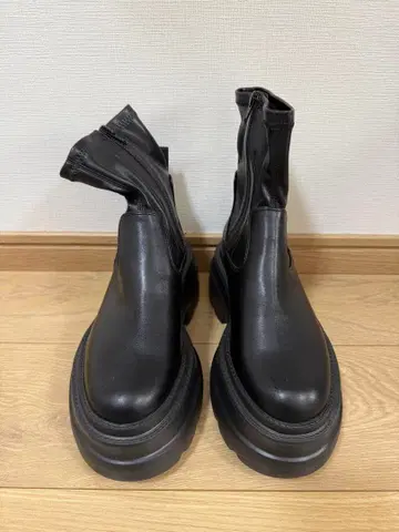 새상품급 로리즈팜 통굽 부츠/숏부츠 M 사이즈/블랙