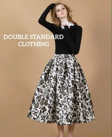 미사용 새상품 더블 스탠다드 sov. 레오파드 무늬 새틴 볼륨 스커트