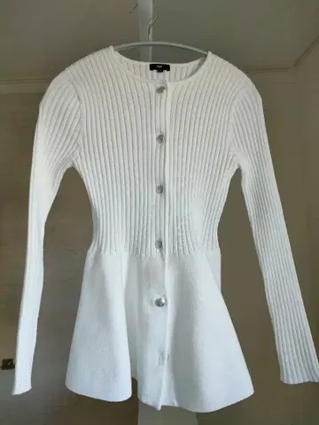 PLST 홀가먼트 페플럼 가디건 화이트