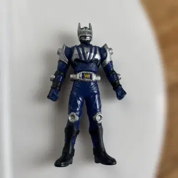 가면라이더 피규어 파랑과 은