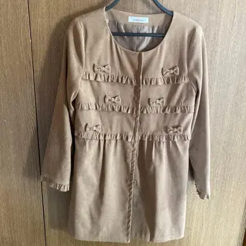 GALLERY VISCONTI 베이지 노카라 자켓, 코트