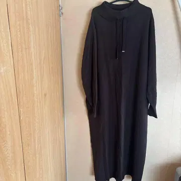 휴먼 우먼 니트 원피스