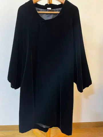 블랙 벨벳풍 기모노 코트