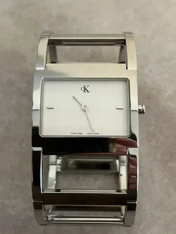 작동 Calvin Klein 뱅글형 여성용 QZ 손목시계 배터리 새상품