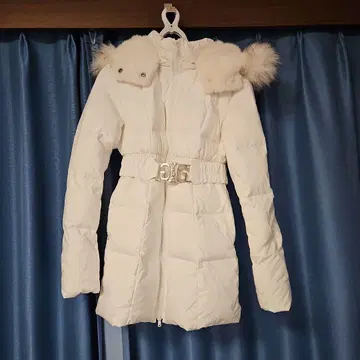 GYDA 화이트 다운 자켓 퍼 포함