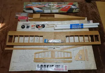 무선 조종 비행기 루키 20SR (테트라) 반 완성, 부품 포함