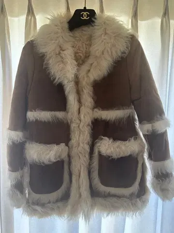 브라운 무스탕 코트