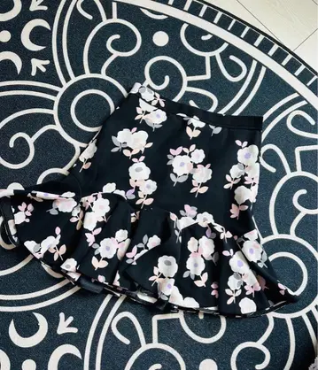 새상품급 kate spade 플라워 프린트 플레어 스커트 S