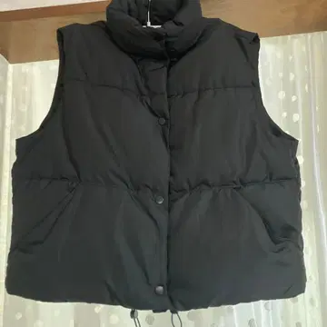 ZARA 새상품급 블랙 다운 베스트