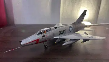 호비마스터 F-100D 중화민국 공군 제41전투기작전대 1/72