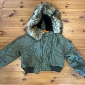 MOUSSY 올리브 그린 크롭 자켓