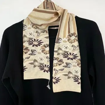 안티파스토 삭스 머플러 베이지 꽃무늬 Bee