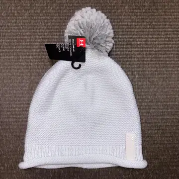언더아머 폼폼 포함 니트 모자