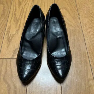 SUASHI 블랙 펌프스 23.0