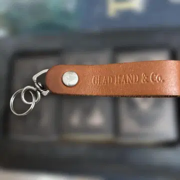 GLAD HAND & Co. 가죽 키링 약 12cm
