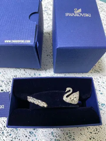 Swarovski 백조 모티브 뱅글