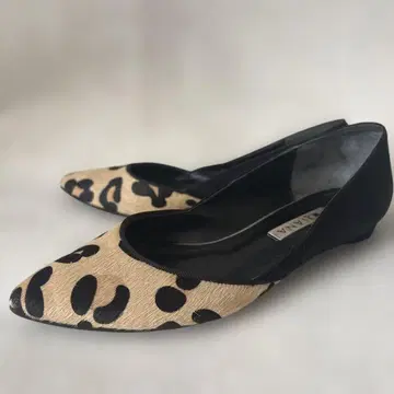DIANA 레오파드 무늬 플랫 펌프스 포인티드 23cm