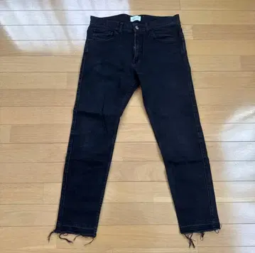 블랙 스키니 데님 프린지 밑단 블랙 데님 스키니