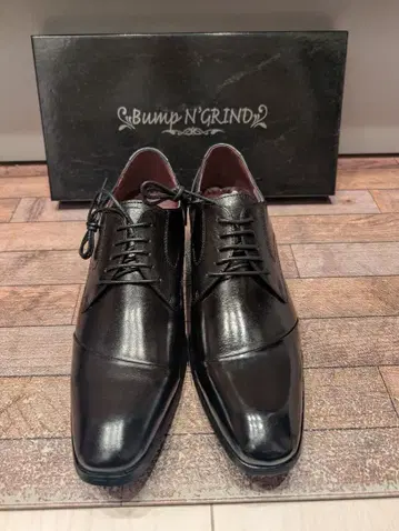 미사용 새상품 Bump N' Grind 블랙 드레스 신발