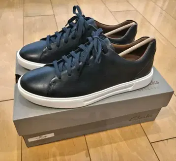 Clarks 앙코스타 레이스 (네이비 가죽)