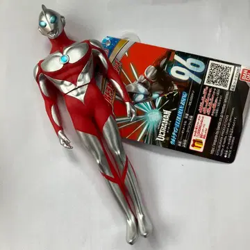 울트라맨 피규어 빨간색과 은색 약 15cm BANDAI