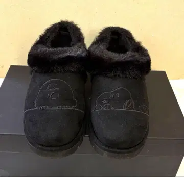 Au BANNISTER x Peanuts 콜라보 퍼 & 보아 슬립온