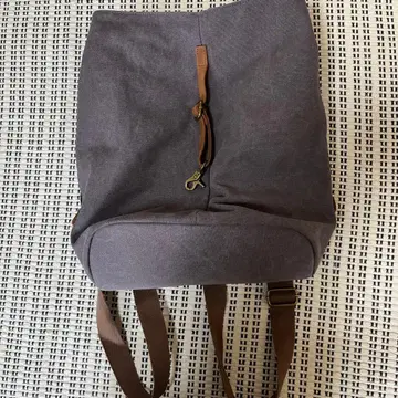 그레이 심플 백팩