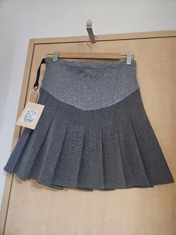 마터니티 미니 플리츠 스커트