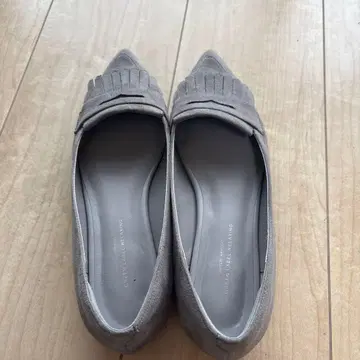 프린지 장식 그레이 플랫슈즈